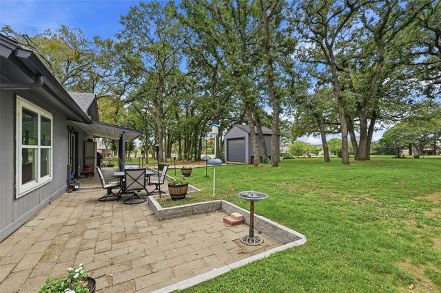 237 Cayuga Trail, Lake Kiowa, TX 76240