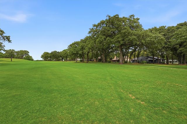 237 Cayuga Trail, Lake Kiowa, TX 76240