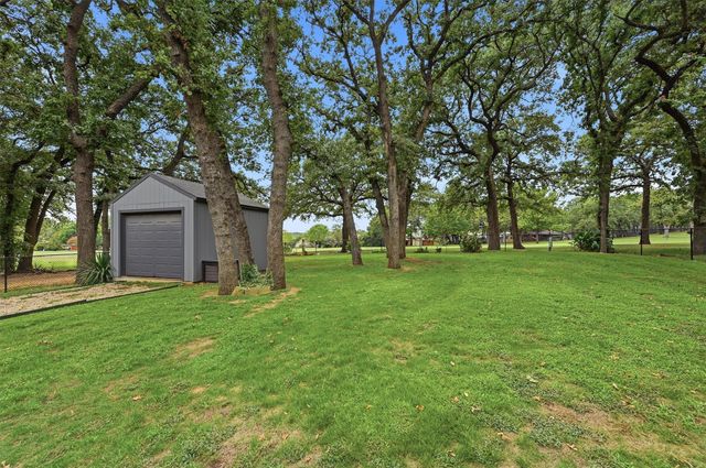 237 Cayuga Trail, Lake Kiowa, TX 76240