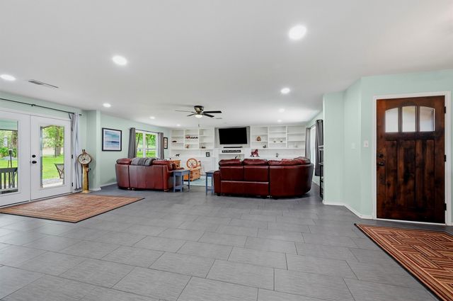 237 Cayuga Trail, Lake Kiowa, TX 76240