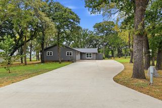 237 Cayuga Trail, Lake Kiowa, TX 76240