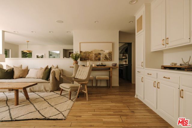 2610 Mandeville Canyon Road, Los Angeles, CA 90049