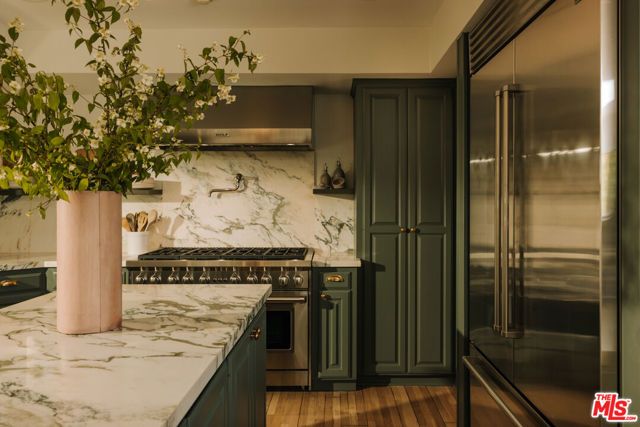 2610 Mandeville Canyon Road, Los Angeles, CA 90049