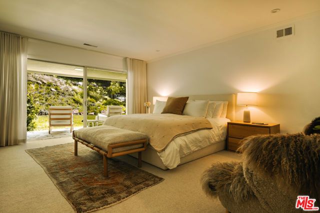 2610 Mandeville Canyon Road, Los Angeles, CA 90049