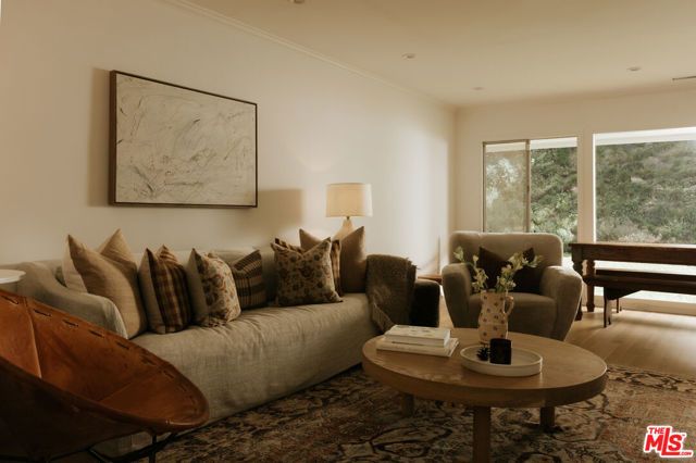 2610 Mandeville Canyon Road, Los Angeles, CA 90049