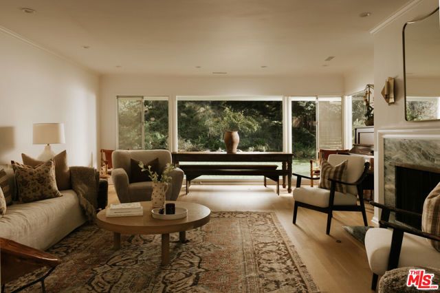 2610 Mandeville Canyon Road, Los Angeles, CA 90049