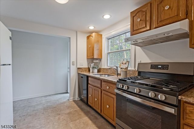 687 Grove St, Montclair Twp., NJ 07043