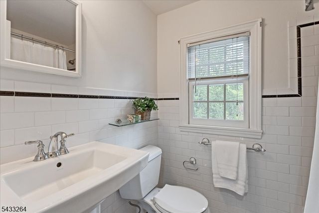 687 Grove St, Montclair Twp., NJ 07043