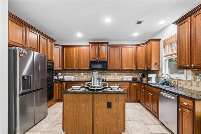 100 Northbrooke Trace, Woodstock, GA 30188