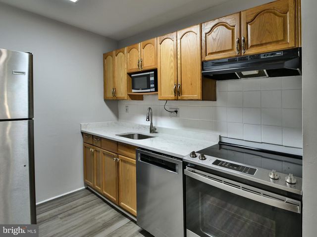 10216 RIDGELINE DR, Montgomery Village, MD 20886