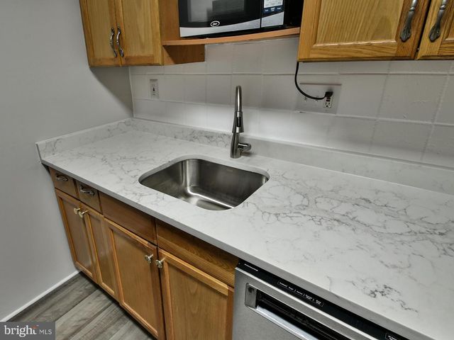10216 RIDGELINE DR, Montgomery Village, MD 20886