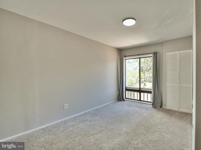 10216 RIDGELINE DR, Montgomery Village, MD 20886