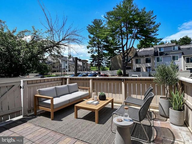 10216 RIDGELINE DR, Montgomery Village, MD 20886