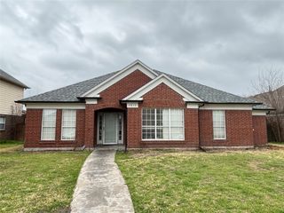 2812 Clearmeadow Drive, Mesquite, TX 75181