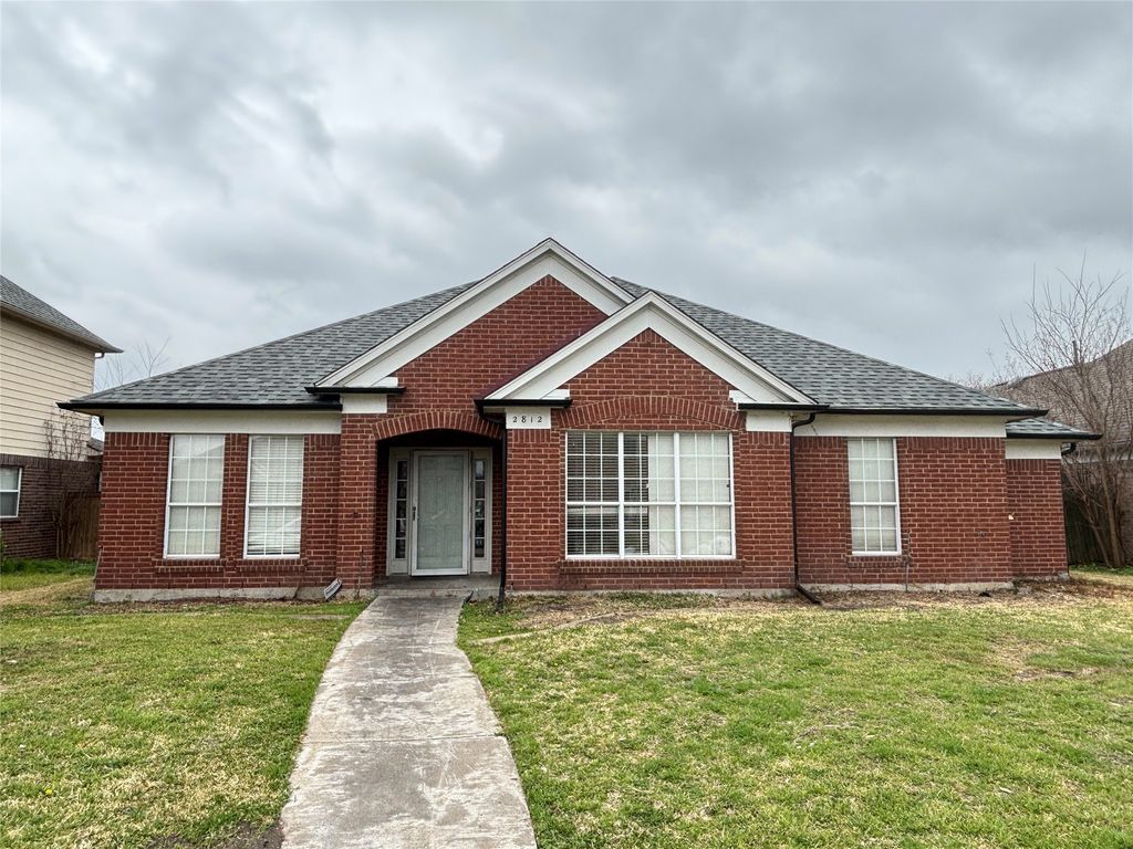 2812 Clearmeadow Drive, Mesquite, TX 75181