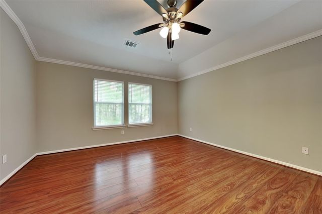 10 Prairie Oak Drive, Conroe, TX 77385