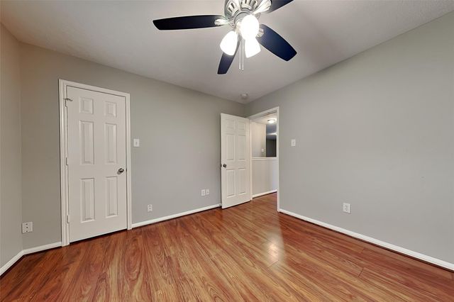 10 Prairie Oak Drive, Conroe, TX 77385