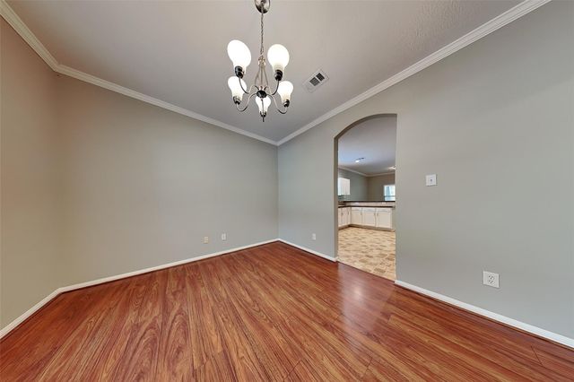 10 Prairie Oak Drive, Conroe, TX 77385