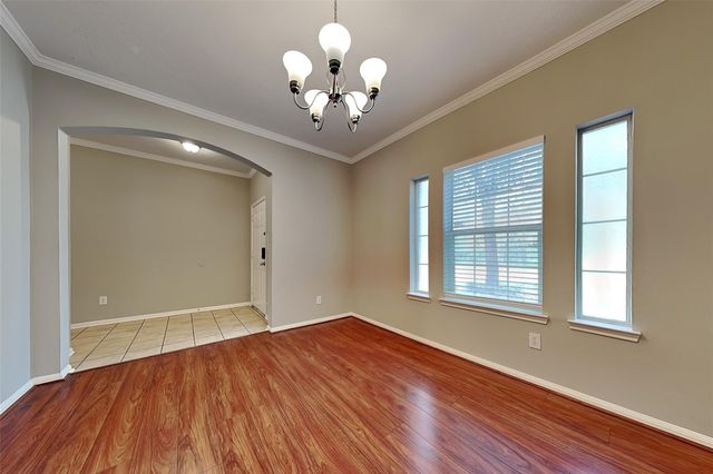 10 Prairie Oak Drive, Conroe, TX 77385