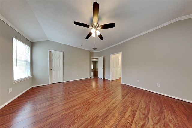 10 Prairie Oak Drive, Conroe, TX 77385