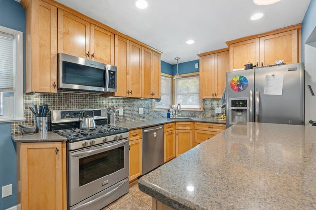5006 Zenith Avenue N, Brooklyn Center, MN 55429