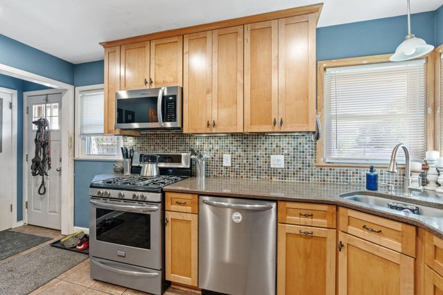 5006 Zenith Avenue N, Brooklyn Center, MN 55429