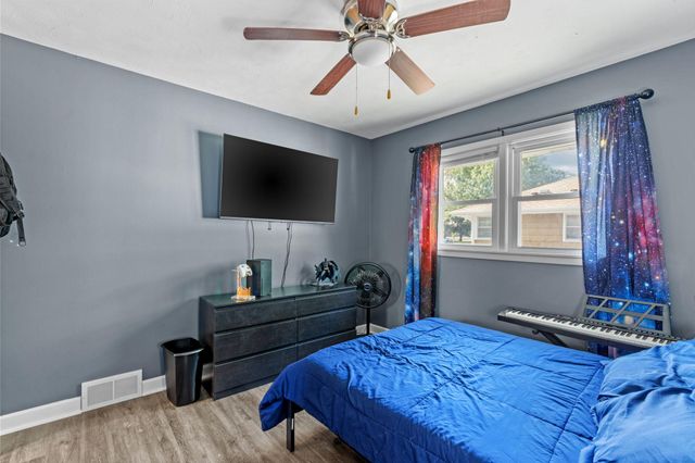 5006 Zenith Avenue N, Brooklyn Center, MN 55429