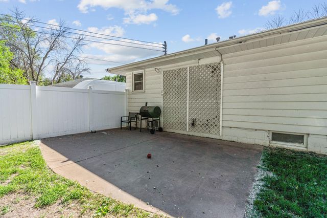 5006 Zenith Avenue N, Brooklyn Center, MN 55429