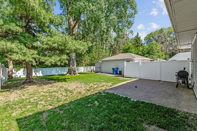 5006 Zenith Avenue N, Brooklyn Center, MN 55429