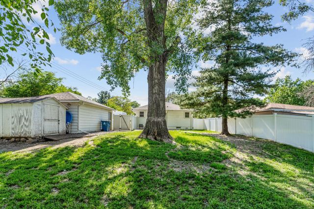 5006 Zenith Avenue N, Brooklyn Center, MN 55429