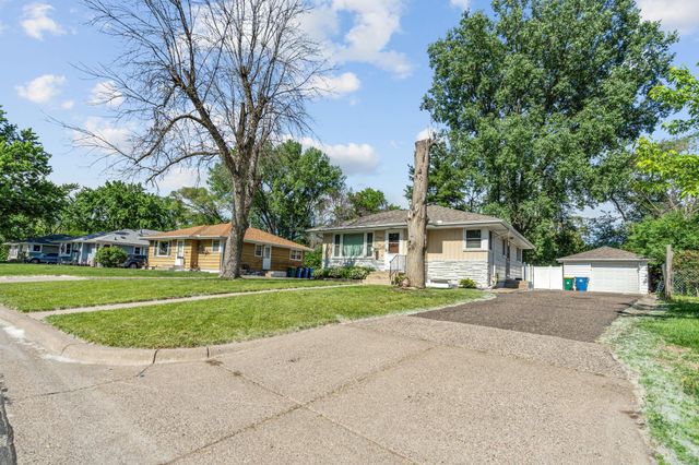 5006 Zenith Avenue N, Brooklyn Center, MN 55429