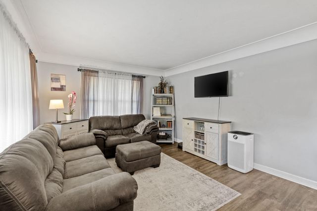 5006 Zenith Avenue N, Brooklyn Center, MN 55429