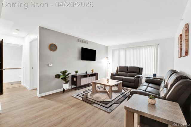 20745 Saint Francis Street 101, Farmington, MI 48336
