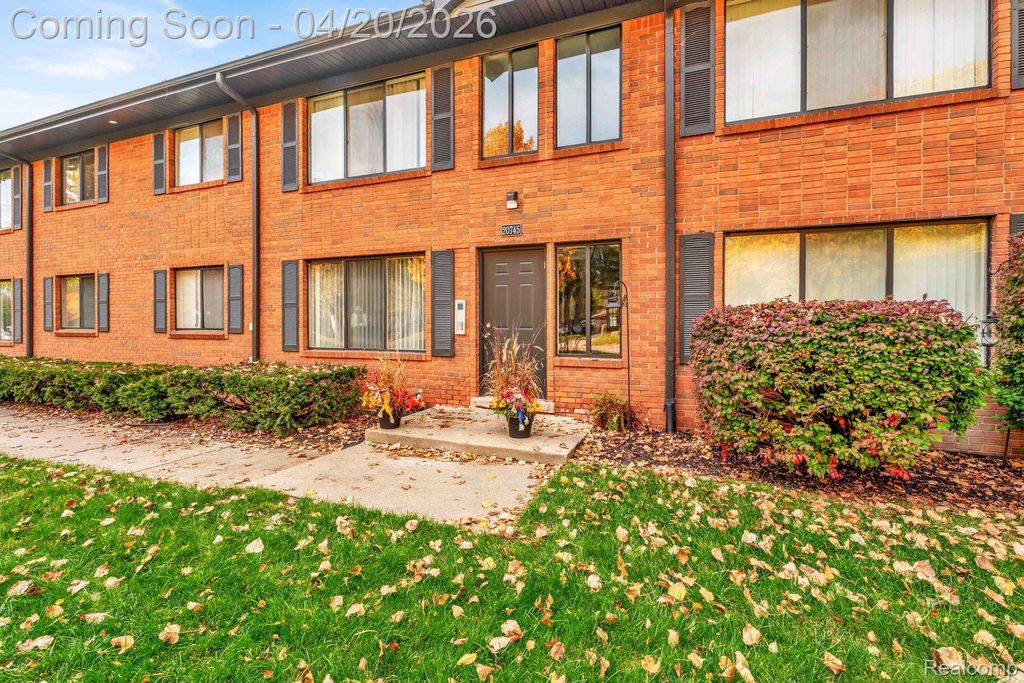 20745 Saint Francis Street 101, Farmington, MI 48336