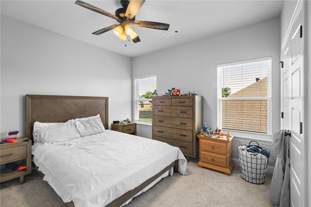 702 E Valley Lane, Elm Springs, AR 72762