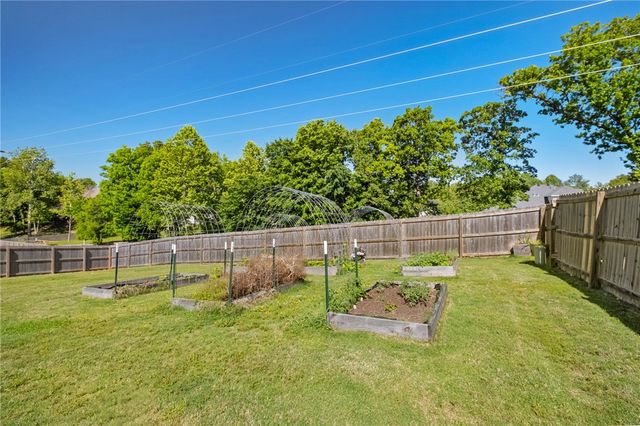 702 E Valley Lane, Elm Springs, AR 72762