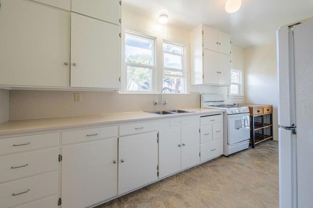 206 Cypress Avenue, Pacific Grove, CA 93950