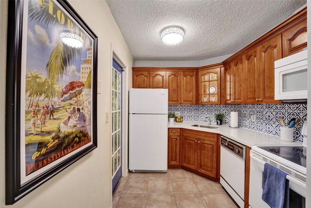 1920 NE 1st Terrace 109H, Wilton Manors, FL 33305