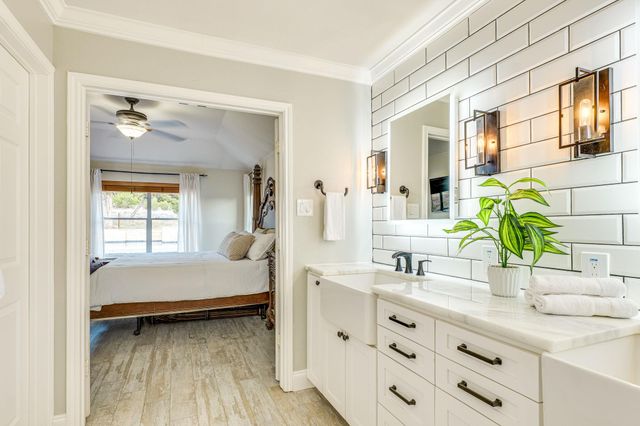 500 Madrone Ranch TRL, Dripping Springs, TX 78620