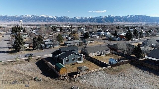 702 Yellowstone Avenue, Belgrade, MT 59714
