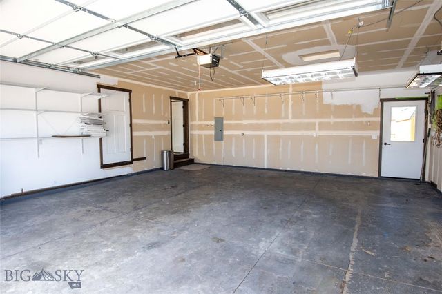 702 Yellowstone Avenue, Belgrade, MT 59714