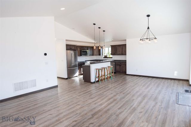 702 Yellowstone Avenue, Belgrade, MT 59714