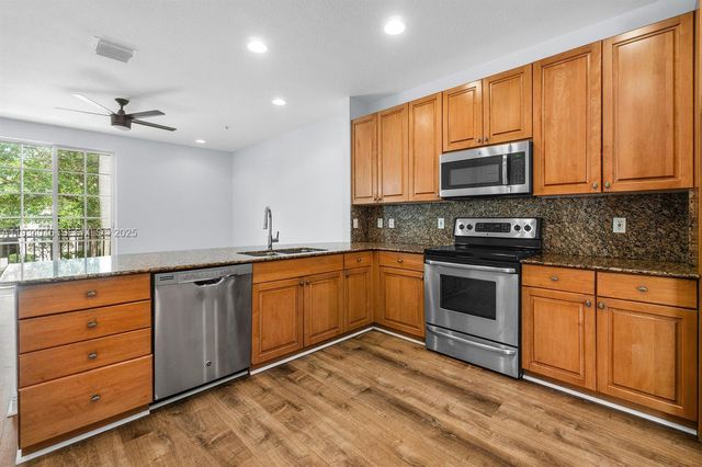 888 University Boulevard, Jupiter, FL 33458