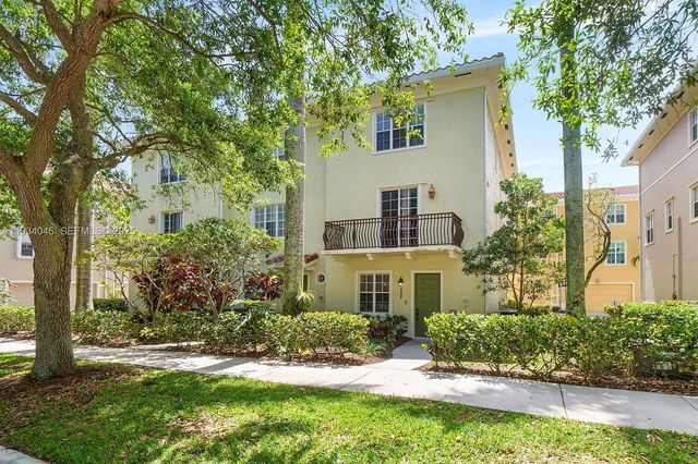 888 University Boulevard, Jupiter, FL 33458