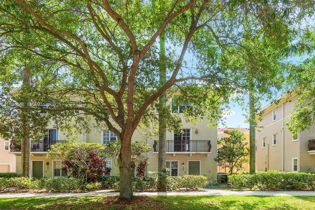 888 University Boulevard, Jupiter, FL 33458