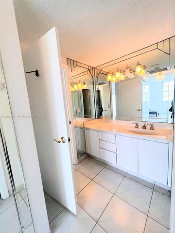 300 Bayview Dr 915, Sunny Isles Beach, FL 33160