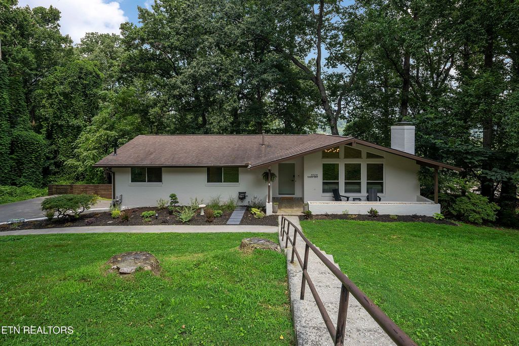 6508 Kanuga Drive, Knoxville, TN 37912