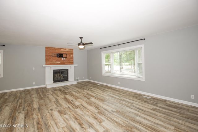 1 Bogie Drive, Whispering Pines, NC 28327
