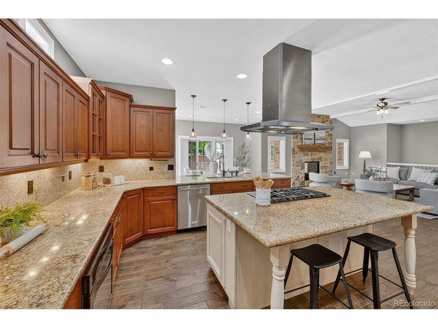 25 Blue Heron Dr, Thornton, CO 80241