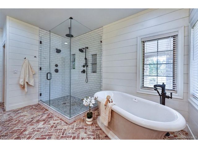 25 Blue Heron Dr, Thornton, CO 80241
